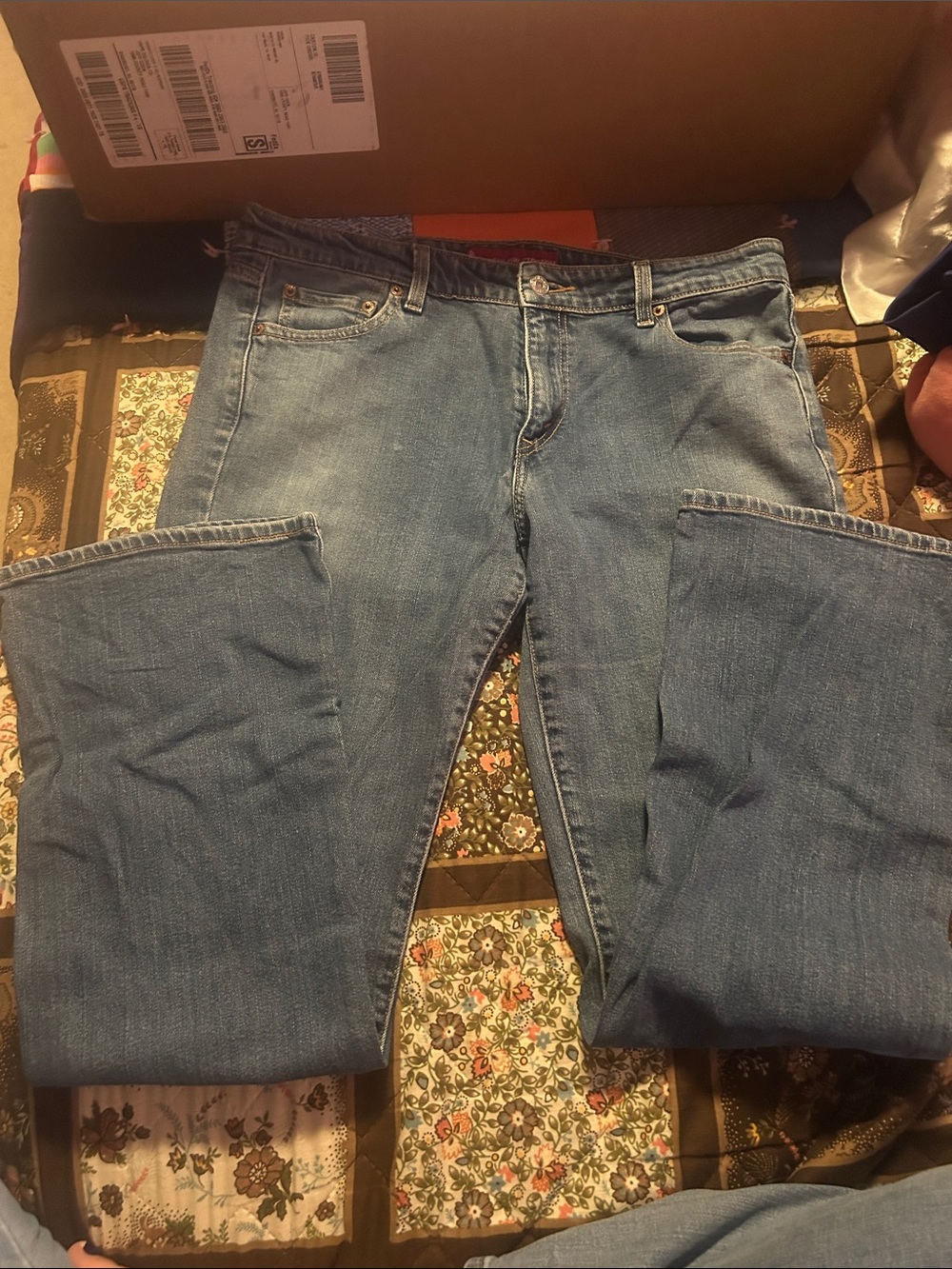 Classic Women's Levis 518 Jeans